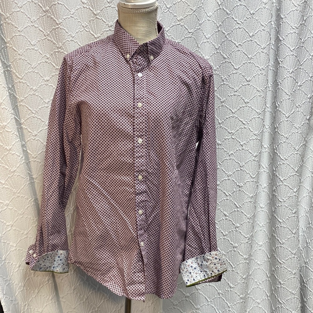 Denim & Flower size Medium slim fit Burgundy Patterned floral cuffs Casual‎